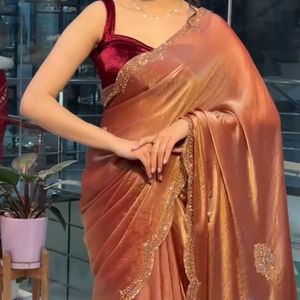 ชุดส่าหรีผ้าไหมซาตินงานปักซิรอสกี้สวยงามทันสมัยสไตล์อินเดีย พร้อมเสื้อส่าหรีสุดหรู ดีไซน์พิเศษ  แบบดั้งเดิม  ทันสมัยตามเทรนด์ล่าสุด - Product Image 4