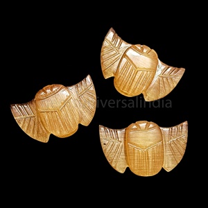 Escarabajo egipcio bohemio tallado a mano de piedra lunar de melocotón Natural con alas cuentas de piedras preciosas abalorios de escarabajos para la fabricación de joyas al por mayor - Product Image 1
