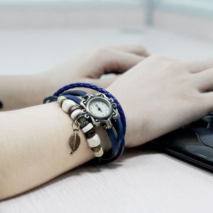 Belle montre à anneau pour femme en cuir faite à la main, style bohème rétro, design feuille d'arbre bleue - Product Image 5