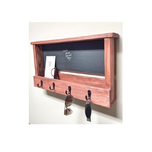 Porte-clés mural en bois artistique pour rangement domestique, conçu pour compléter les beaux espaces d'entrée avec une fonction pratique - Product Image 1