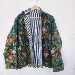 Chaqueta Suzani de Terciopelo Bordada a Mano, Estilo Boho Floral, Abrigo de Invierno con Cuello Alto, Logotipo Frontal, Relleno de Algodón, Transpirable - Product Image 5