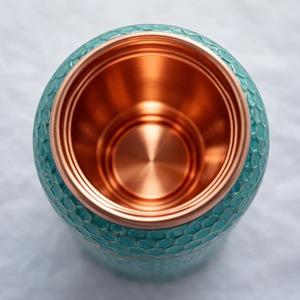 Elegante Botella de Agua de Cobre Ecológica de Doble Pared Hecha a Mano para Hidratación Diaria y Bienestar, Compre Directamente del Proveedor - Product Image 4