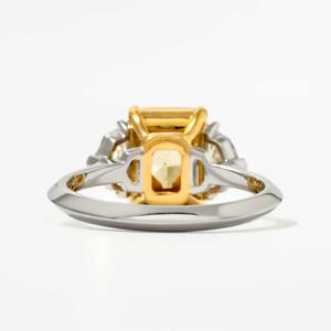 Anillo de Compromiso de Oro Blanco de 14K con Diamante Cultivado en Laboratorio de Corte Radiante de 3.70ct, Color Amarillo Fantasía, Claridad SI1, Certificado IGI - Product Image 6