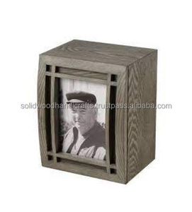 Boîte d'urne en bois faite à la main pour cendres humaines urnes funéraires pour hommes et femmes urnes de haute qualité - Product Image 1