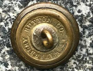 Bouton rond en métal avec logo d'aigle en relief, style classique pour uniformes et tenues formelles - Product Image 2