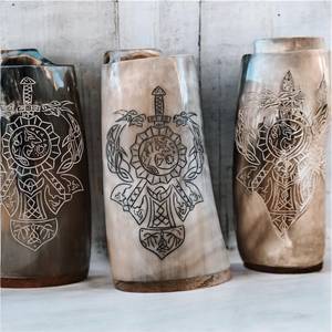 Jarra Vikinga de Cuerno de Búfalo Hecha a Mano, Ecológica, con Grabado de Lobo, Regalo para Koi, un Amigo, tu Padre, Navidad - Product Image 4