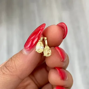 Pendientes de Diamantes con Corte de Pera en Oro Sólido, Pendientes Minimalistas de Lujo, Joyería Fina Elegante, Regalo para Mujer, Estilo para Uso Diario - Product Image 3