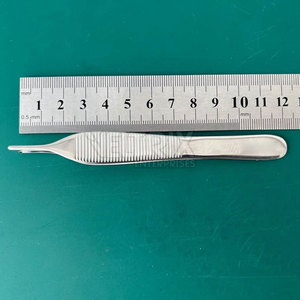 เครื่องมือผ่าตัด คีมหนีบเนื้อเยื่อแบบ Adson Brown ขนาด 7x7 ซี่ฟัน 4 3/4  แบบใช้ซ้ำได้ คีมหนีบเนื้อเยื่อแบบ Adson Brown ขนาด 7x7 ซี่ฟัน 4 3/4 - Product Image 2
