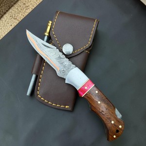 Navaja Plegable de Acero de Damasco con Punta Caída, Funda de Cuero Negra, Marca Privada, Fabricante OEM, Garantía de 3 Años para Exteriores 2026 - Product Image 1
