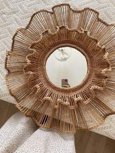 Espejo Decorativo Estilo Zara Home, Adhesivo de Pared con Diseño Art Deco en Ratán, Agrega un Toque Estético a Cualquier Habitación - Product Image 3