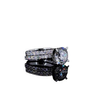 ชุดแหวนแต่งงานมอยส์ซอไนต์สีเงิน925 5CT เครื่องประดับแหวนเพชรโมอิสทรงกลมพร้อมใบรับรอง IGI - Product Image 1