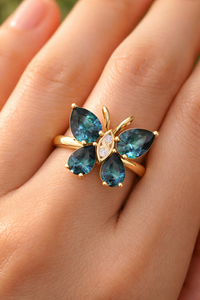 Anillo de compromiso de oro de 14k con diseño de mariposa y gema de alejandrita azul única - Product Image 2