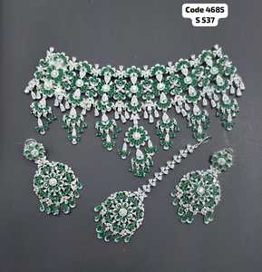 Ping Bling Emerald Green Floral <b>Statement</b> <b>Necklace</b> Set with Matching Earrings and Maang Tikka Luxury Bridal Wedding Jewelry Set - Product Image 1