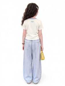 ONETEN APPAREL เสื้อยืดแขนสั้นเด็กสีครีมพิมพ์ลายตัวอักษรคอกลม - Product Image 3
