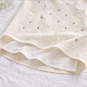 Camisolas de Tirantes Finos de Algodón Personalizadas OEM, Bordadas a Mano con Botones, para Mujer, Verano, Tejido Sostenible, Etiqueta India - Product Image 4