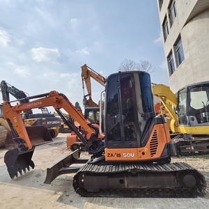 Mini-excavatrice sur chenilles de 5 tonnes, adaptée aux petits travaux d'excavation, d'irrigation, de creusement de fossés et de construction de fondations. - Product Image 4