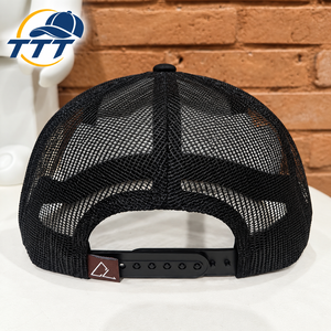Gorra Trucker Negra de Malla de 5 Paneles Personalizada con Logotipo de Toro Bordado en 3D, Cierre Ajustable con Cuerda, Fabricante Vietnamita OEM ODM, Fábrica Mayorista de Gorras - Product Image 5