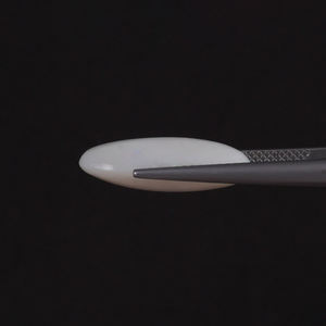 โอปอลธรรมชาติสีขาวรับรองโดย IGI น้ำหนัก 5.99 กะรัต รูปทรงวงรี ขนาด 19.5x10 มม. ตัดด้วยมือ ผ่านการเคลือบแว็กซ์/น้ำมัน เหมาะสำหรับ - Product Image 2