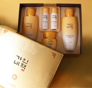 ชุดผลิตภัณฑ์ดูแลผิว GAINBICHAEK JIN - ชุดต่อต้านริ้วรอยและบำรุงผิว (โทนเนอร์ 150 มล.+30 มล., อีมัลชั่น 150 มล.+30 มล., ครีม 50 มล.) - Product Image 5