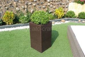 Jardinière en polyrotin pour l'extérieur, résistante aux intempéries, style contemporain, pot carré marron pour ensemble de jardin - Product Image 4