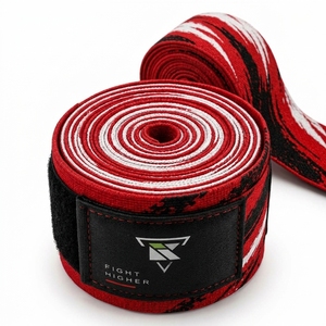 Vendas para manos diseñadas con tela elástica, cierre seguro, ajuste cómodo y construcción duradera para boxeo y artes marciales. - Product Image 3
