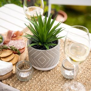 Planta Artificial Pequeña de 8 Pulgadas Hecha a Mano en Maceta de Cemento, Decoración de Escritorio Estilo Rústico, Plantas Artificiales en Macetas - Product Image 5