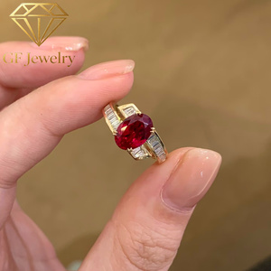 Bague en or rose 18 carats style victorien avec rubis sang de pigeon, double rail et pierres latérales en diamant coniques, bijoux fins d'époque - Product Image 5