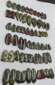 ผู้ค้าส่งพลอยแจสเปอร์เลือดมังกรธรรมชาติแบบคู่ทรงคาโบชอง - Product Image 3