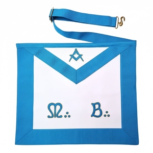 Delantal Masónico Bordado de Alta Calidad con Pin de Seguridad - Rito Francés Maestro Masón, Tela Moiré Azul Cielo, Tres Rosetas - Product Image 5