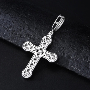 Colgante de Cruz con Cuerda - Colgante de Plata 925 con Moissanita, Colgante Cristiano Totalmente Adornado, Joyería Cristiana Clásica - Product Image 6