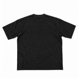 T-shirt vintage noir à manches courtes, col rond, imprimé sur le devant, coupe ajustée, motif graphique personnalisé, style streetwear - Product Image 2