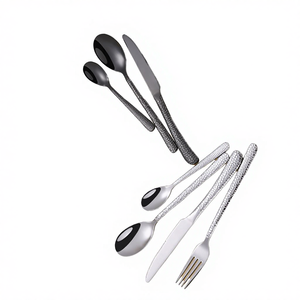 Ensemble de couverts de luxe en acier inoxydable style occidental, motif martelé, couteau à steak, fourchette et cuillère pour dîners en famille, offrant une utilisation durable - Product Image 2