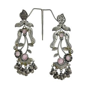 Pendientes de moda con dijes de latón oxidado con motivo de pájaro y piedra rosa engastada en bisel, estilo Ghungroo, regalo para mujer - Product Image 1