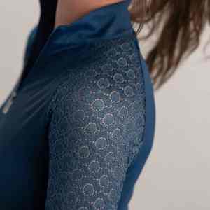 Chemise d'équitation de qualité supérieure, vêtements d'équitation personnalisables, tissu technique, coupe féminine, couche de base - Product Image 5