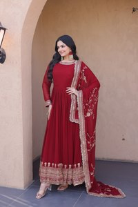 Atractivo Vestido Étnico de Seda con Bordado de Lentejuelas y Pedrería, Manga Larga, para Fiesta o Boda, con Dupatta, a Bajo Precio - Product Image 6