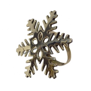 Porte-serviette en laiton flocon de neige écologique de meilleure qualité pour la décoration de table de Noël - Product Image 1