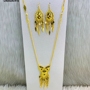 Collier tendance pour femme avec breloque arabe et chaîne à maillons, bijoux en laiton plaqué or 18 carats - Product Image 1