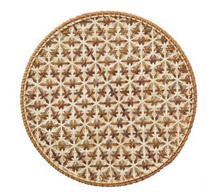 Accessoires de cuisine, sets de table traditionnels en rotin, assiettes murales - Product Image 1