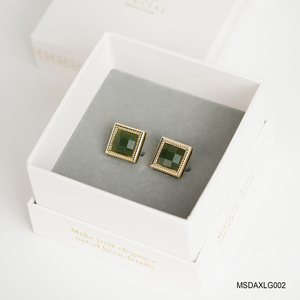 Boutons de manchette de luxe en jade néphrite facetté pour hommes - Plaqué or 18 carats, pierre précieuse Feng Shui |   MSDAXLG002 |   Collection Tinh Vu - Product Image 3