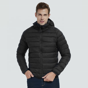 Chaqueta Acolchada con Capucha Color Rojo Granate para Hombre, Chaqueta de Invierno Ligera - Product Image 4