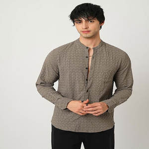 Nouveau modèle de chemise personnalisée à manches longues pour hommes, respirante, anti-rides, décontractée, grande taille, fabriquée à partir de tissu Dobby, de l'usine OEM - Product Image 3