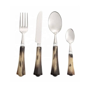 Ensemble de couverts traditionnels en acier inoxydable à succès avec manche en corne, poli miroir, pour usage domestique et occasions spéciales - Product Image 2