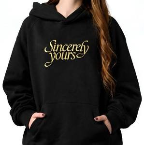 Sudadera con Capucha Raglán Personalizada de 400 g/m² con Bordado Dorado, Fabricante de Ropa Urbana de Marca Privada al por Mayor - Product Image 3