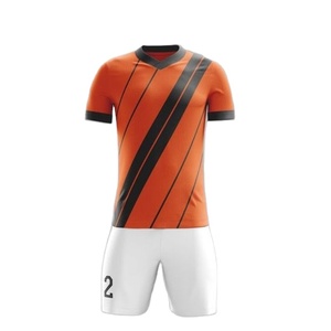 Ensemble d'uniformes de football de haute qualité 100% coton avec manches courtes et logo personnalisé - Product Image 1