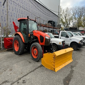 Tracteur Kubota puissant avec souffleuse à neige, machine de déneigement hivernal robuste pour fermes, allées et commerces - Product Image 3