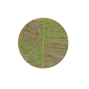 Ensemble de quatre sous-verres en bois et en résine de forme ronde en bois naturel et couleur verte Utilisation de table durable pour la décoration de la cuisine - Product Image 2