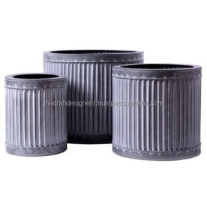 Ensemble de 3 seaux de jardin à fleurs des Fêtes Design personnalisé jardinières galvanisées grands pots jardinières décoratives de Noël et bac de jardin - Product Image 3