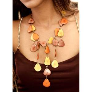 Collier moderne en résine pour boutiques en ligne de bijoux, accessoire de mode en cristal pour magasins de cadeaux RR ENTERPRISES RR202513747 - Product Image 4