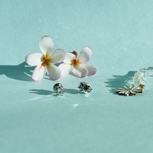 Pendientes de Diamantes Rellenos con Corte Brillante Redondo de 0.80 Quilates, Certificados como Naturales, en Oro de 18k, Regalo Perfecto para Ella en San Valentín - Product Image 3