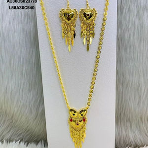 Ensemble de bijoux classiques arabes pour femmes, magnifique design en forme de fleur, style mignon, comprend des boucles d'oreilles, une chaîne à maillons, principalement en laiton - Product Image 1